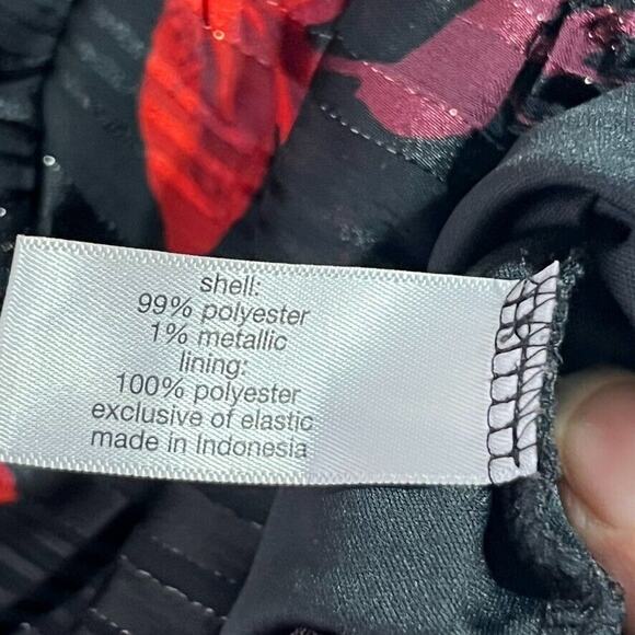 Lane Bryant Dress Shirt 16 Classic Black And Red Floral Flirty Cropped - Picture 10 of 13